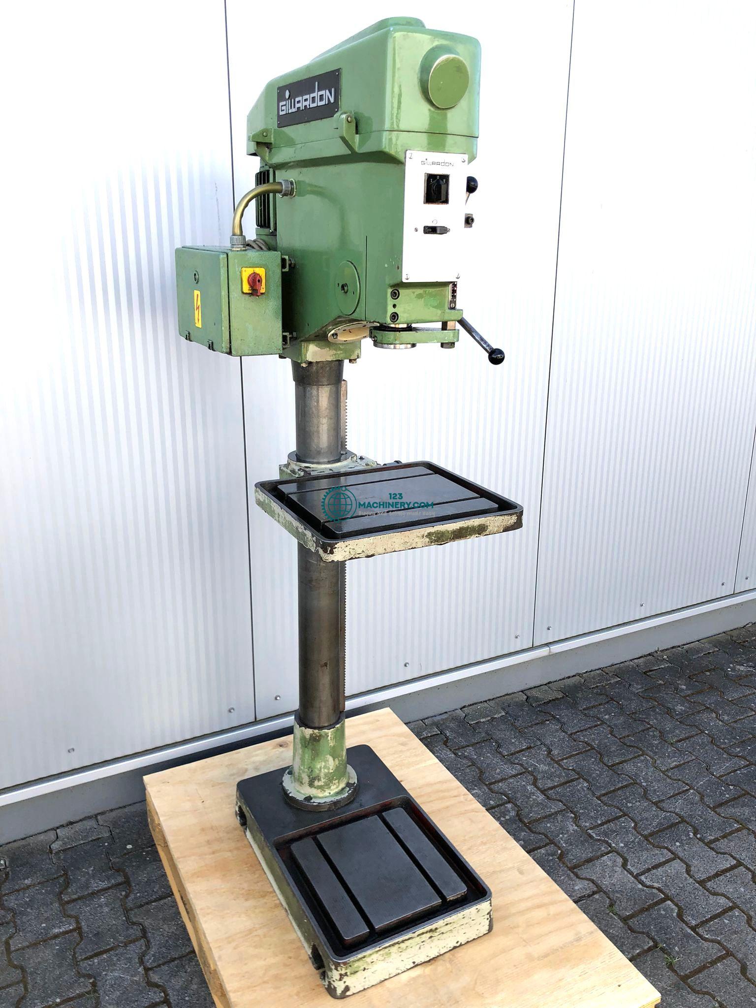 Gillardon GB16 Säulenbohrmaschine